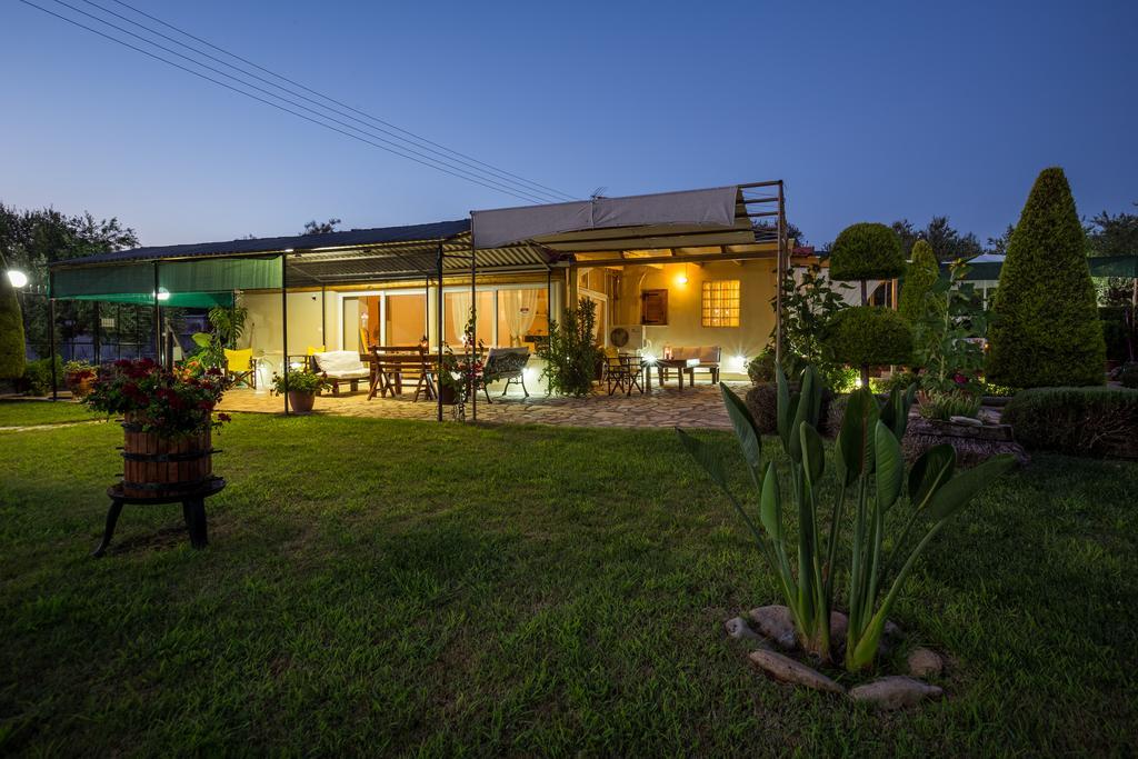Вилла Olives House Vromonerion Экстерьер фото